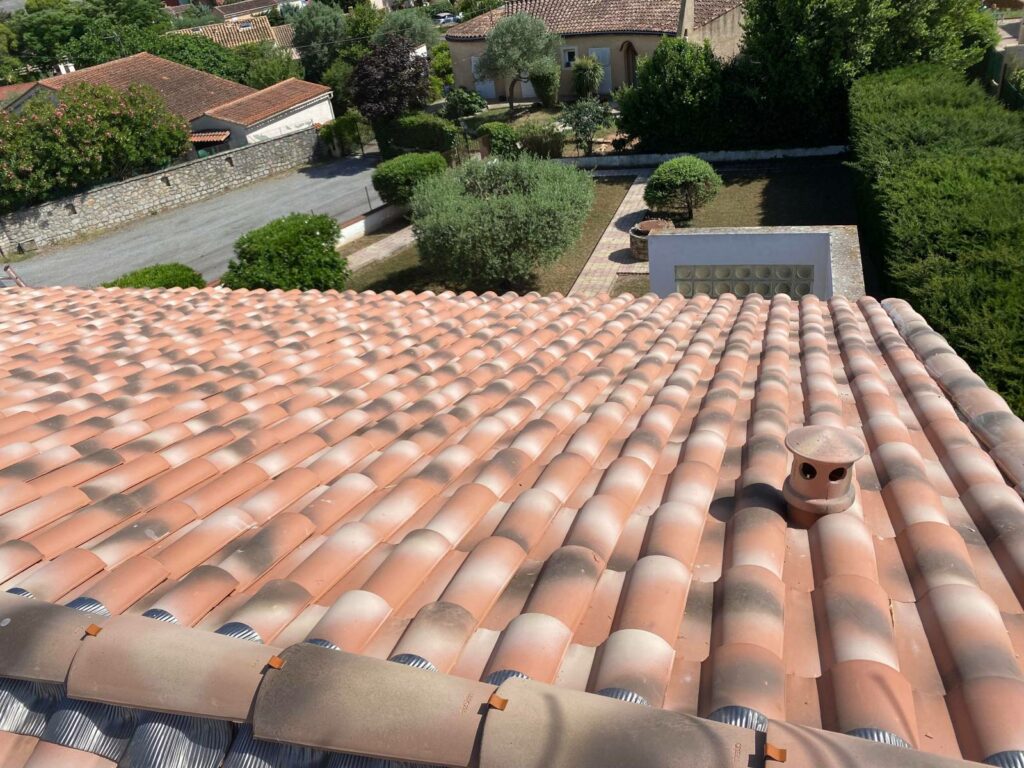 artisan couvreur renovation toit qui fuit vidauban