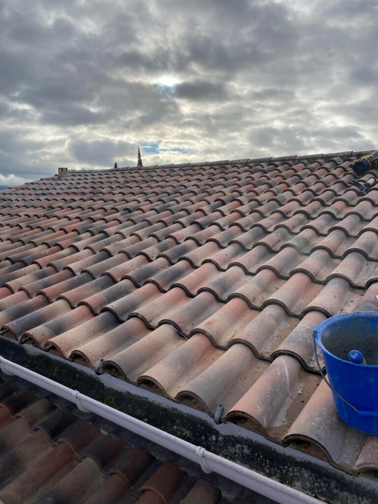 prix nettoyage toiture produit etancheite grimaud golfe de saint tropez