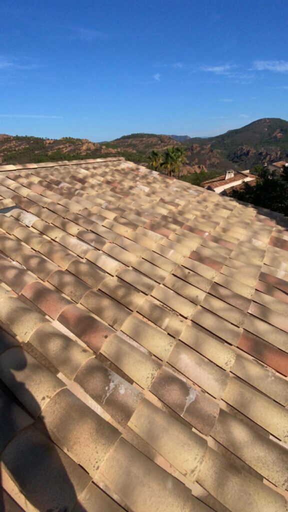 artisan couvreur renovation couverture pas cher draguignan var