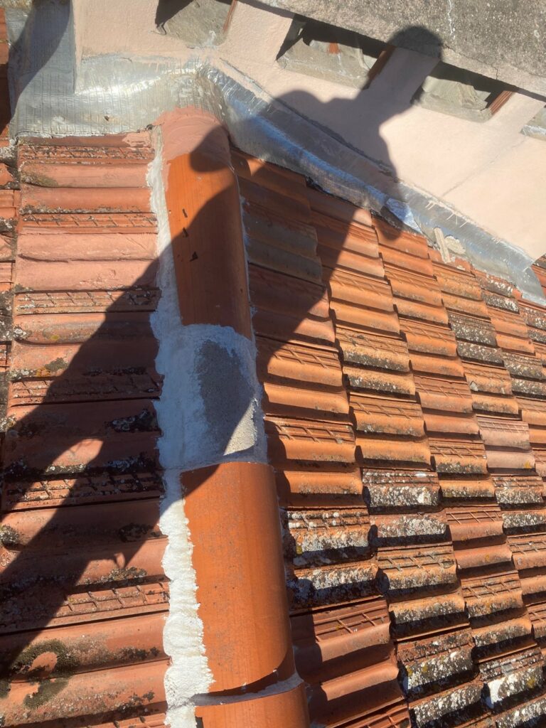 remplacement tuiles cassees toiture roquebrune sur argens var