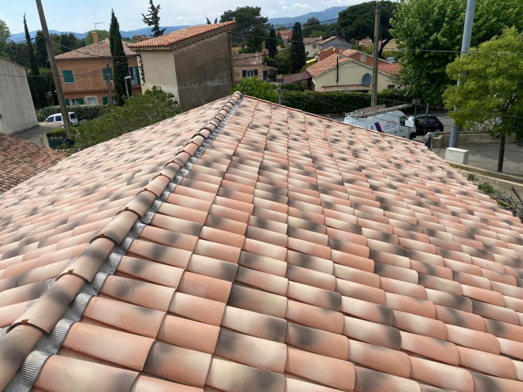 fuite toiture urgence couvreur draguignan