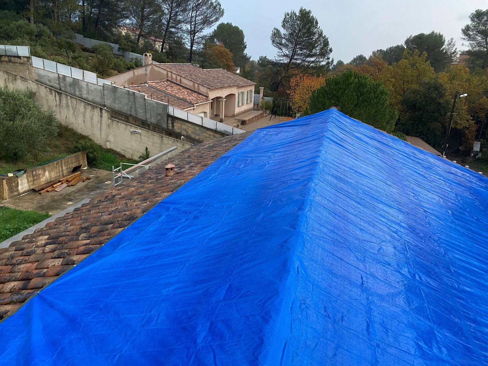 couvreur reparation tuile intemperies lorgues var