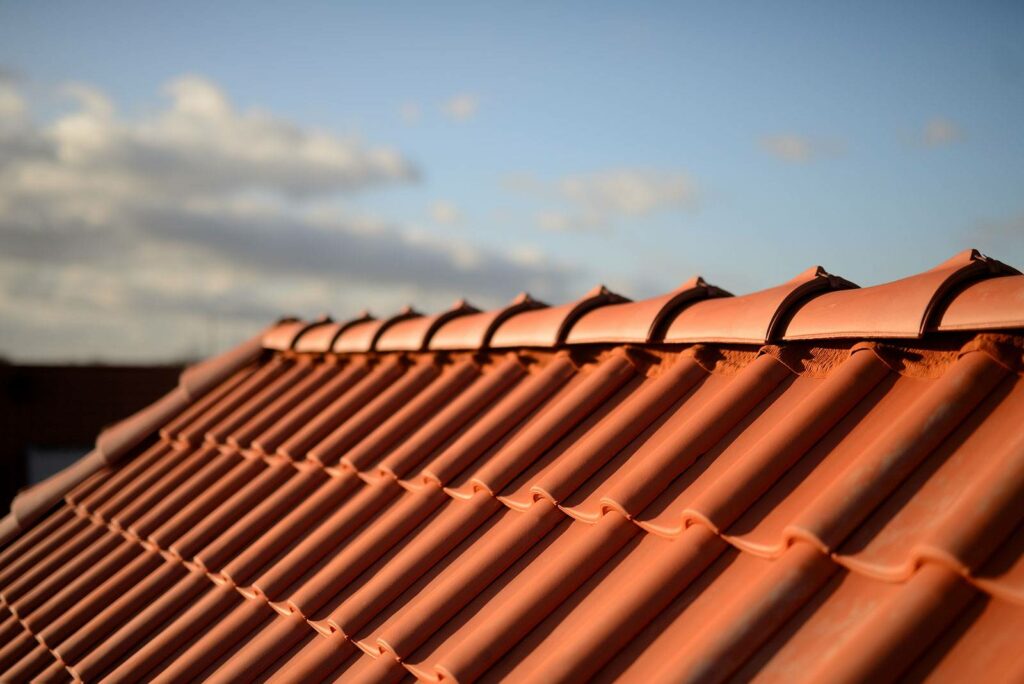 Devis pour le remplacement d’un faitage maçonné par un faitage ventilé avec un artisan couvreur qui se déplace à Tourrettes dans le canton de Fayence